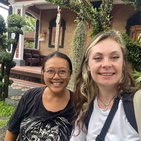 Raditya Homestay Mambat Exterior photo