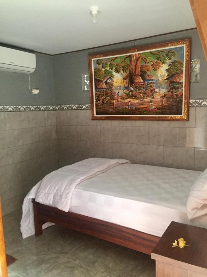 Raditya Homestay Mambat Exterior photo
