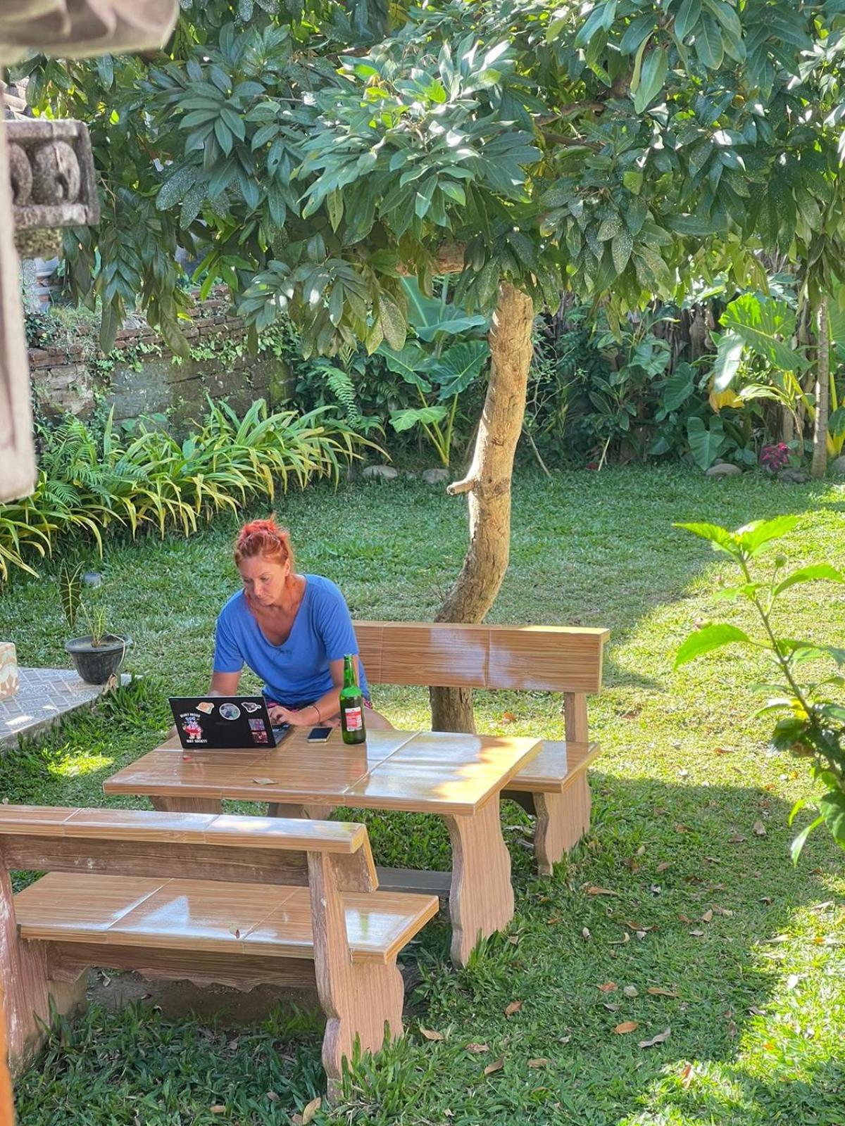 Raditya Homestay Mambat Exterior photo